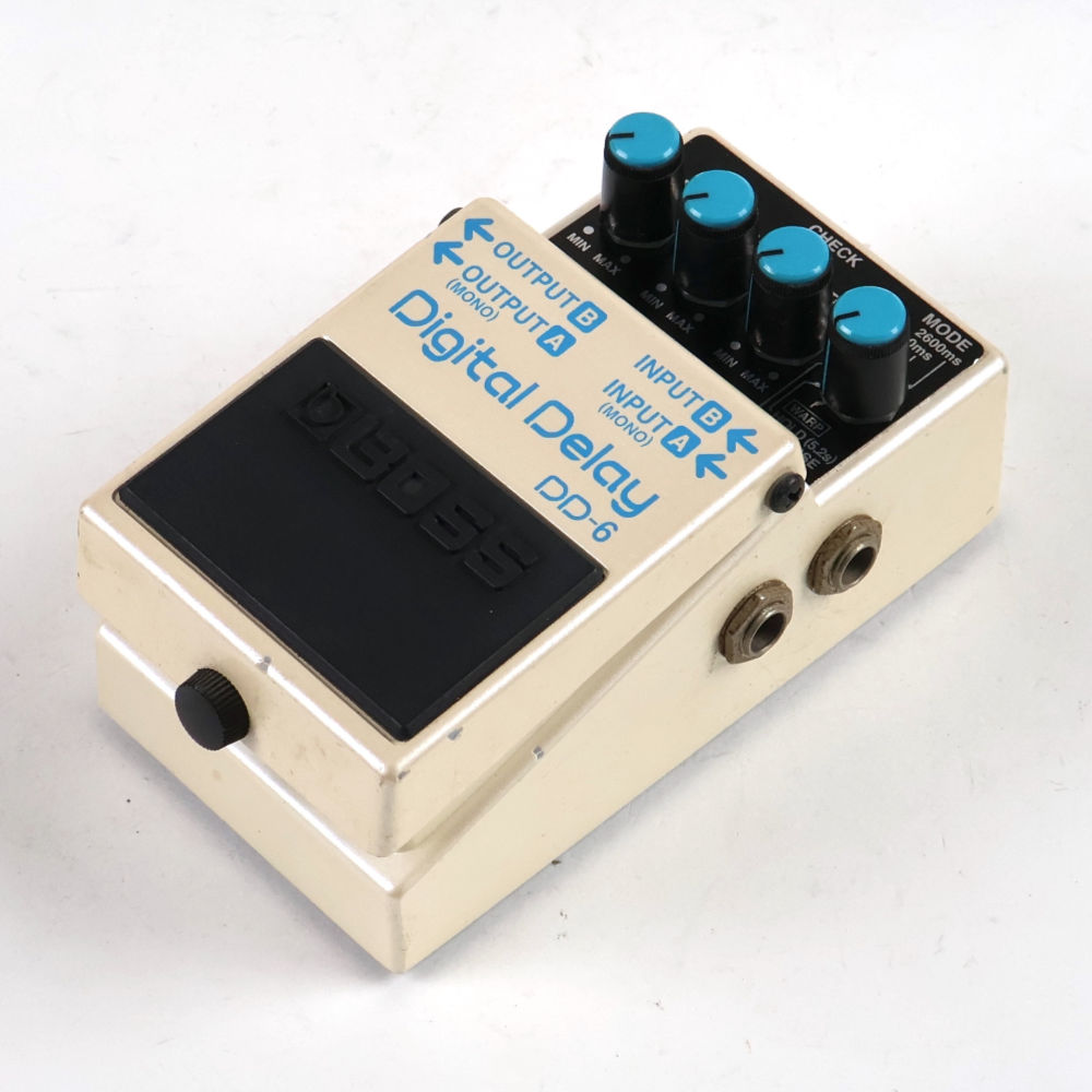【中古】ディレイ エフェクター BOSS DD-6 Digtal Delay ギターエフェクター 斜めアングル画像