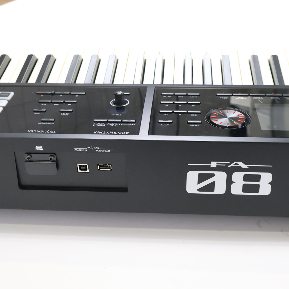 【中古】 ROLAND FA-08 Music Workstation シンセサイザー 88鍵 リア画像