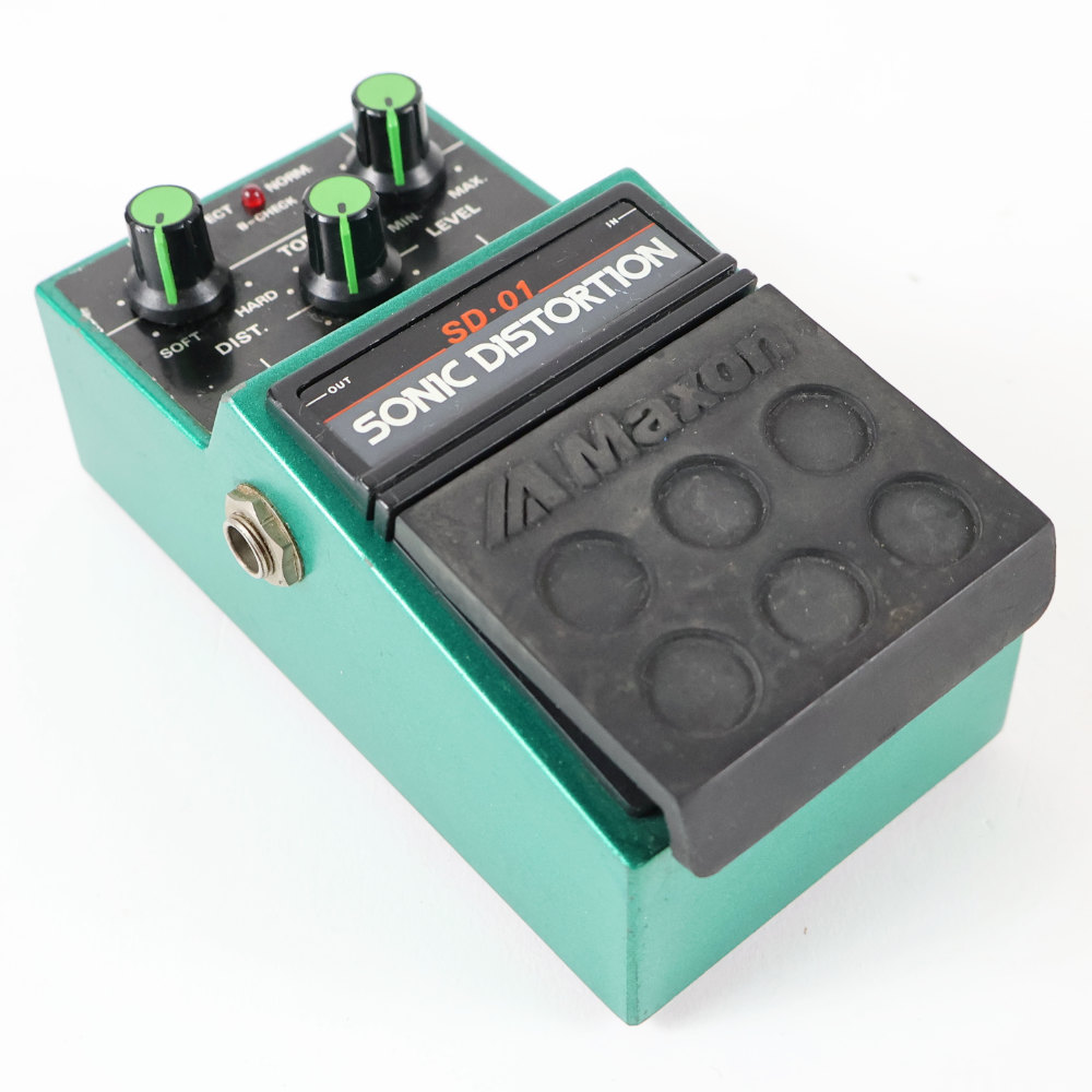 【中古】 MAXON マクソン SD-01 Sonic Distortion ディストーション ギターエフェクター 本体画像 斜め 2
