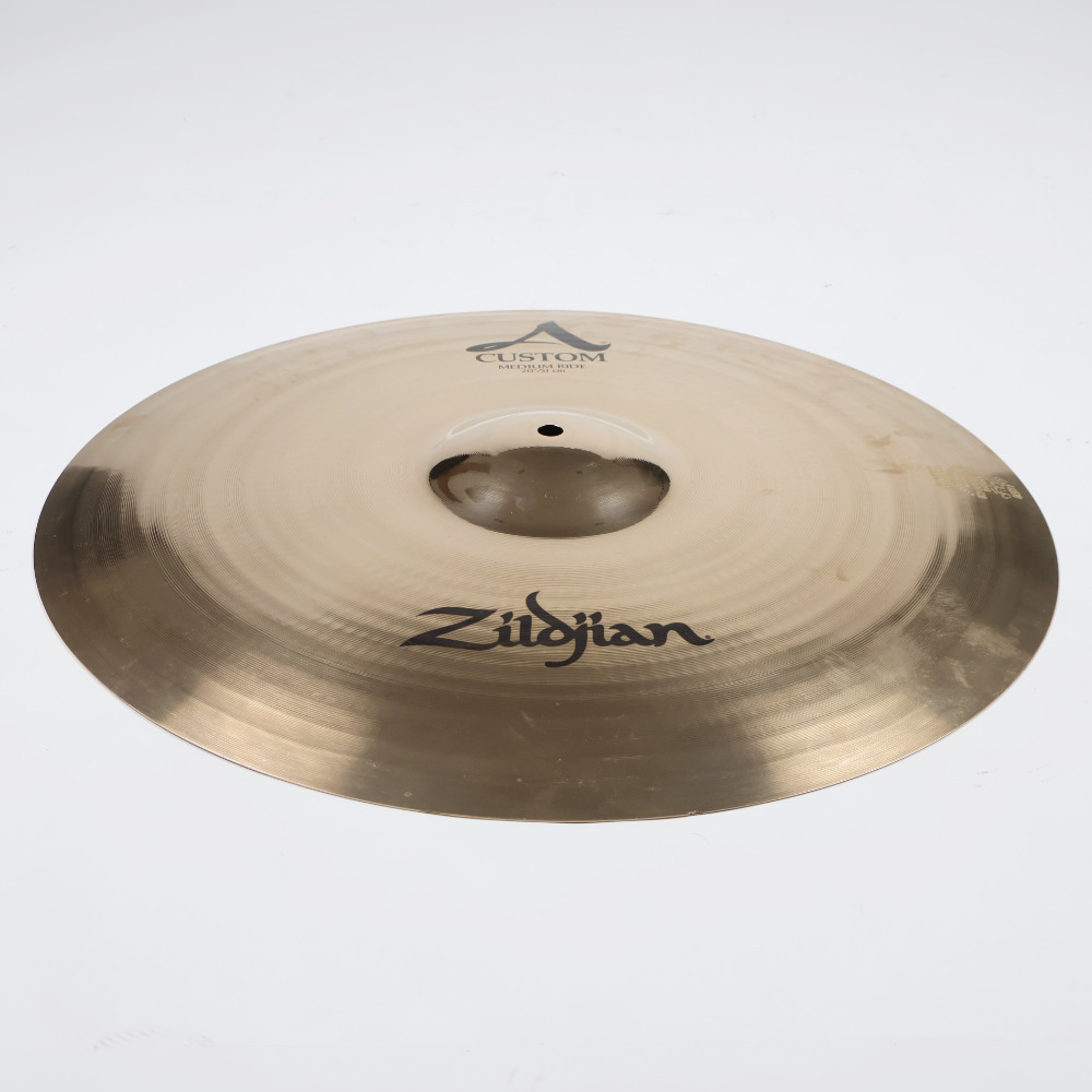 【中古】ライドシンバル ジルジャン ZILDJIAN A CUSTOM MEDIUM RIDE 20インチ 本体画像 斜め