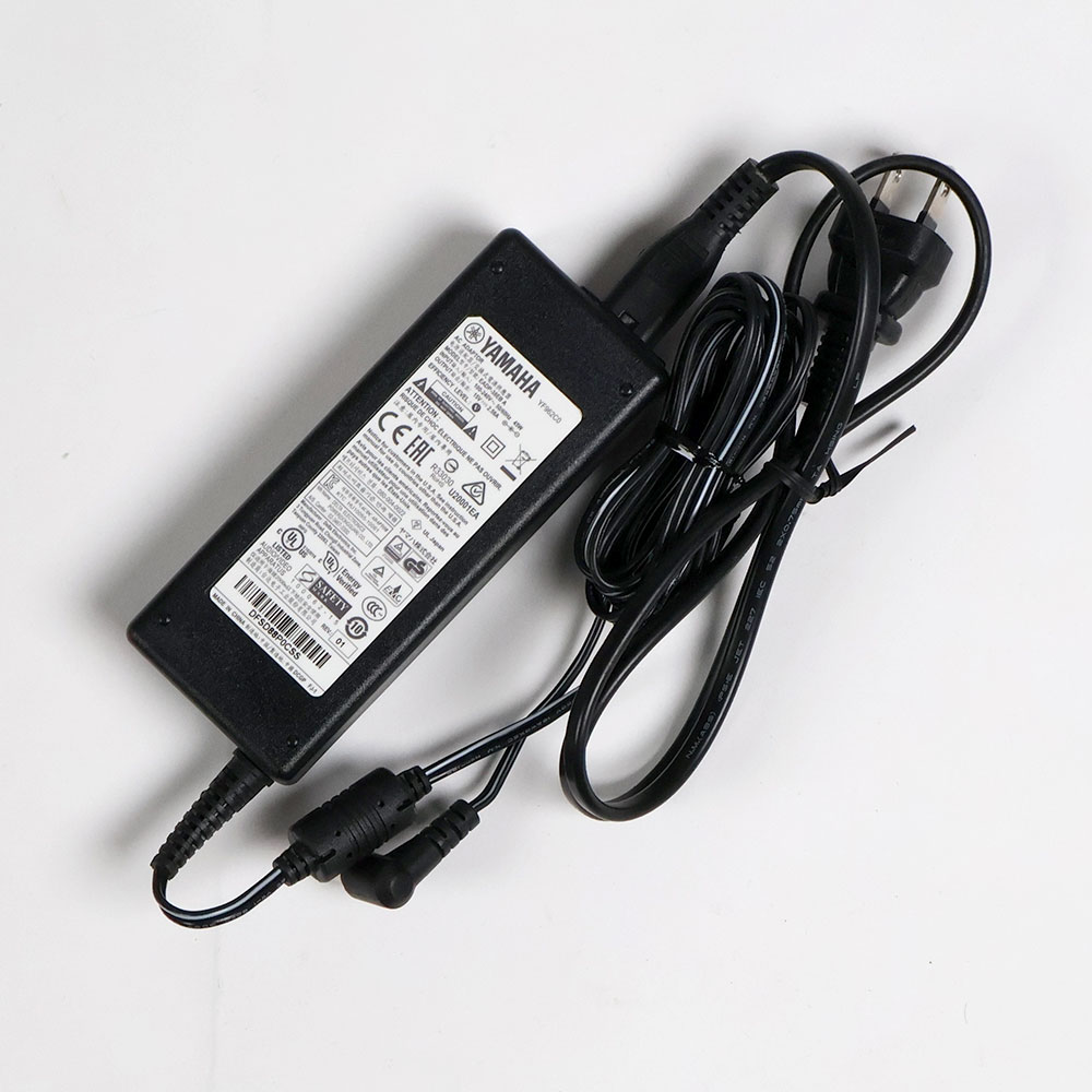 【中古】 エレアコ用 小型ギターアンプ YAMAHA THR5A アコースティックアンプ ヤマハ 付属品