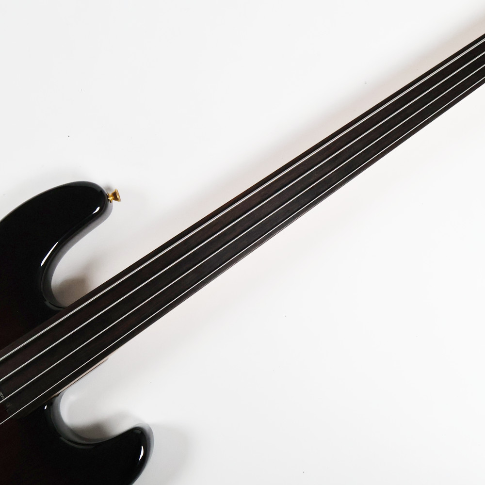 【中古】Blade ブレード LEVINSON B2 Fretless フレットレス アクティブサーキット搭載 エレキベース 指板