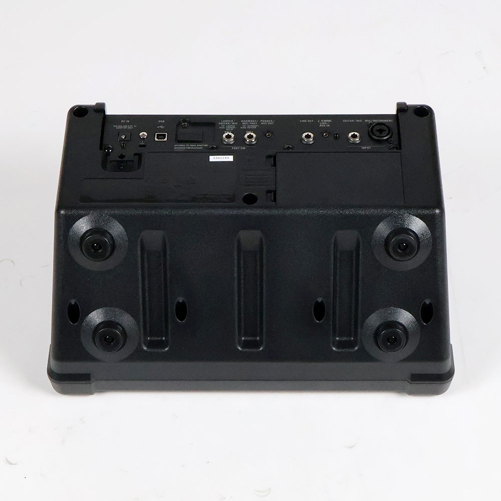 【中古】 BOSS CUBE STREET II Black 乾電池駆動パフォーマンス用ステレオアンプ 小型ギターアンプ コンボ 底面