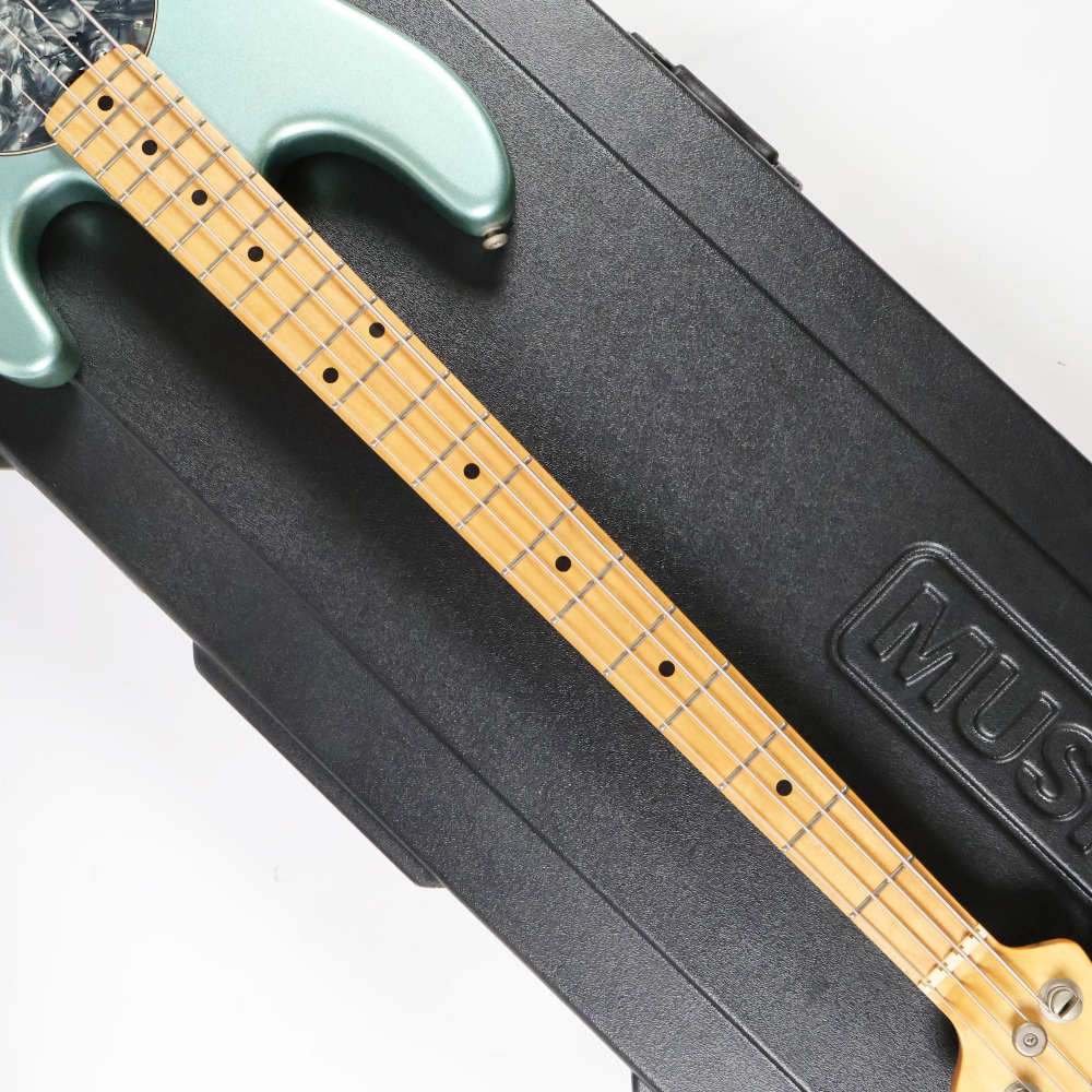 【中古】 エレキベース Music Man StingRay Ice Blue Maple FingerBoard 2009年製 ミュージックマン スティングレイ 3バンドEQ搭載 ネック