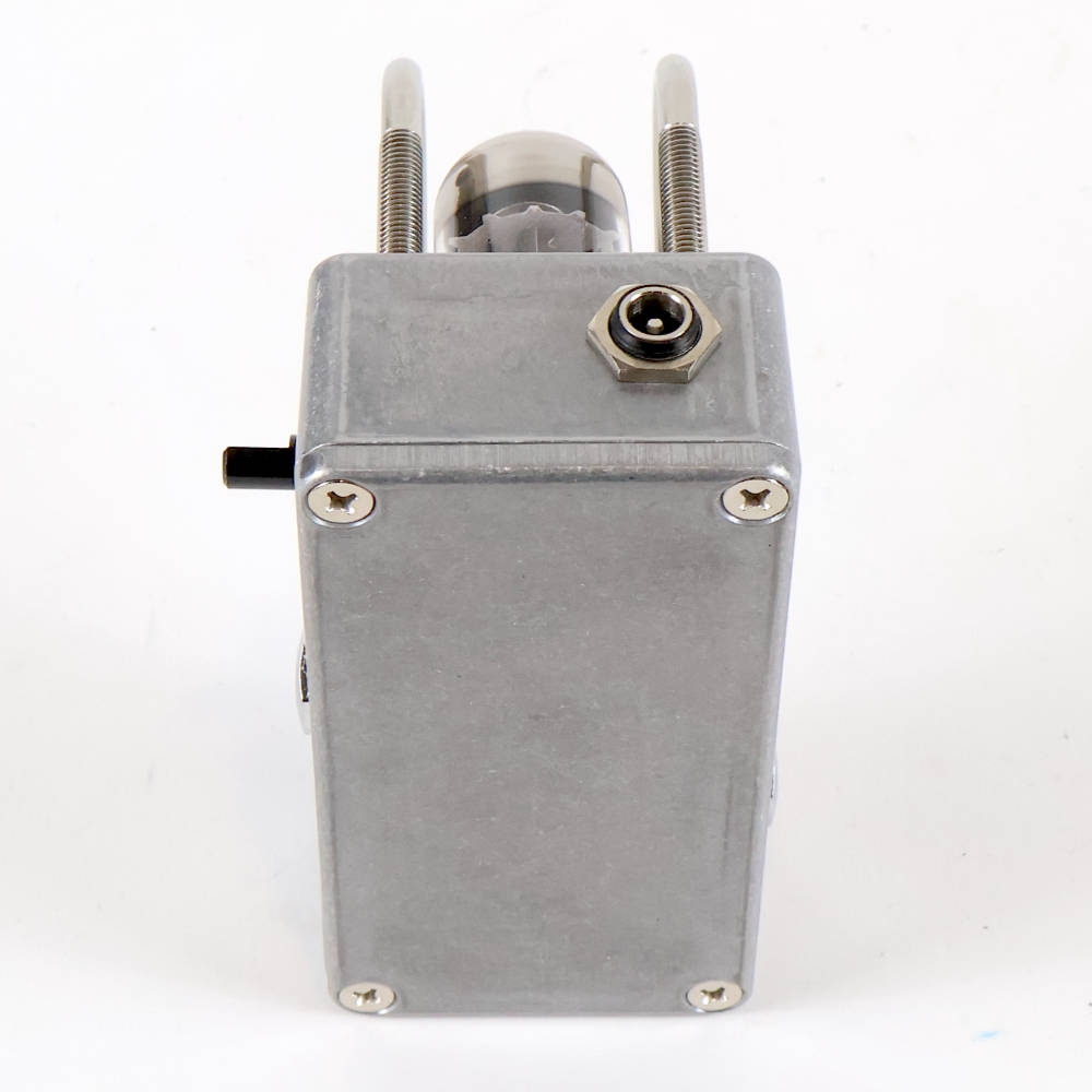 【中古】 beyond tube pedals tube buffer 2S 真空管バッファー ペダル 背面