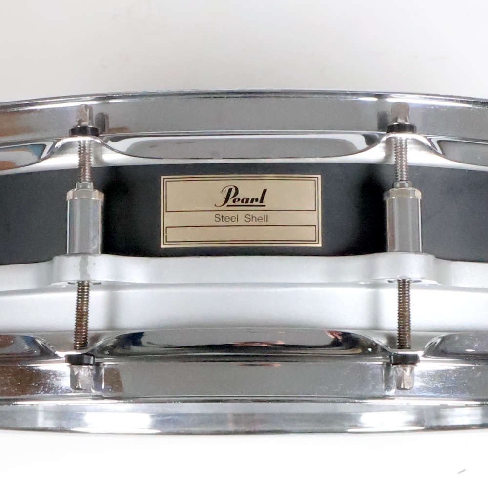 【中古】スネアドラム パール Pearl  FREE FLOATING STEEL SHELL Black Finish 14×3.5 ピッコロスネア ラベル
