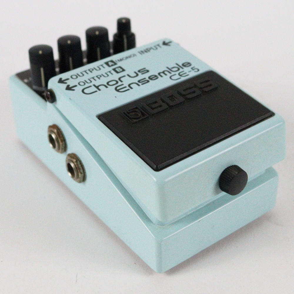 【中古】コーラスアンサンブル エフェクター BOSS CE-5 Chorus Ensemble ギターエフェクター 本体画像 斜め 2