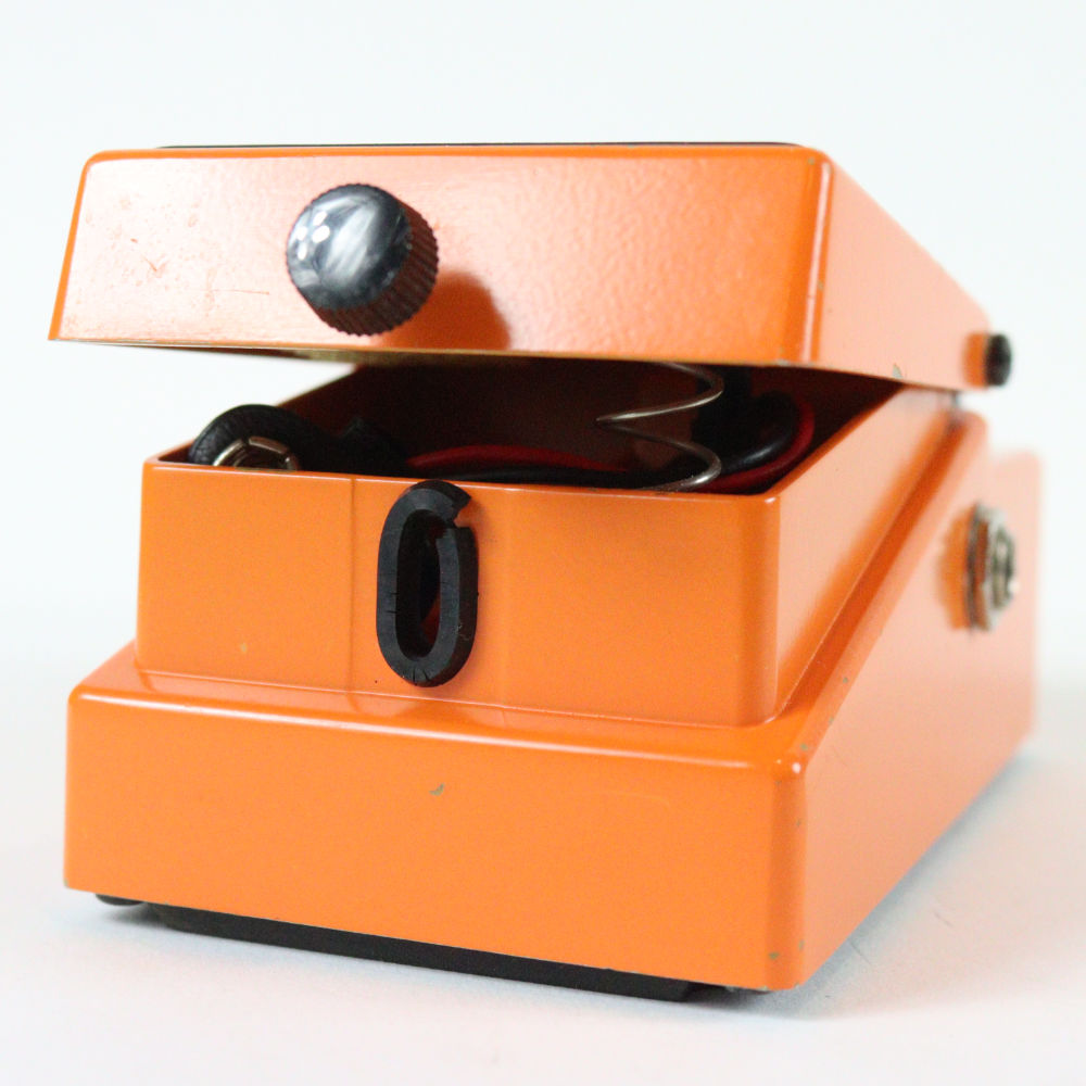 【中古】ディストーション エフェクター BOSS DS-1 Distortion ギターエフェクター 電池ボックスゴムパーツ