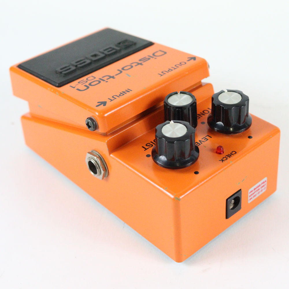 【中古】ディストーション エフェクター BOSS DS-1 Distortion ギターエフェクター 本体画像 斜め 2