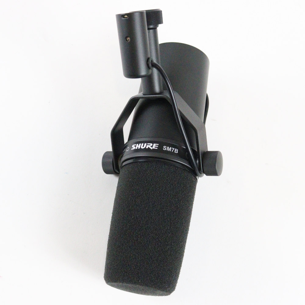 【中古】 マイク シュアー SHURE SM7B 配信 ブロードキャスト ナレーション ダイナミックマイクロホン シュア 本体画像 斜め 