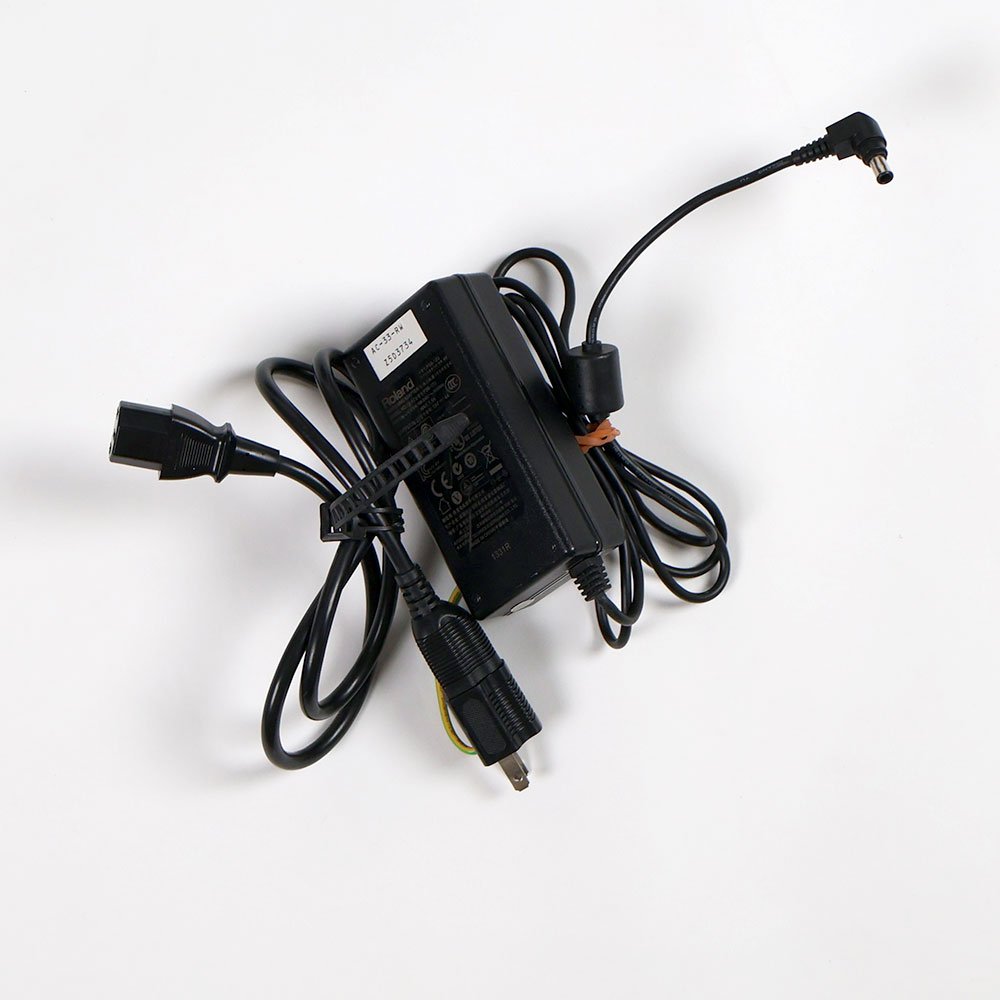 【中古】 アコギアンプ ローランド ROLAND AC-33-RW アコースティックギター用アンプ アコギアンプ ローズウッド調 付属品