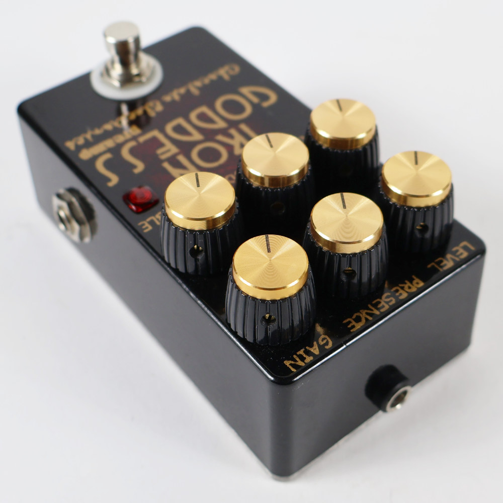 【中古】 Chocolate Electronics Iron Goddess Preamp プリアンプ ギターエフェクター 本体画像 斜め 2