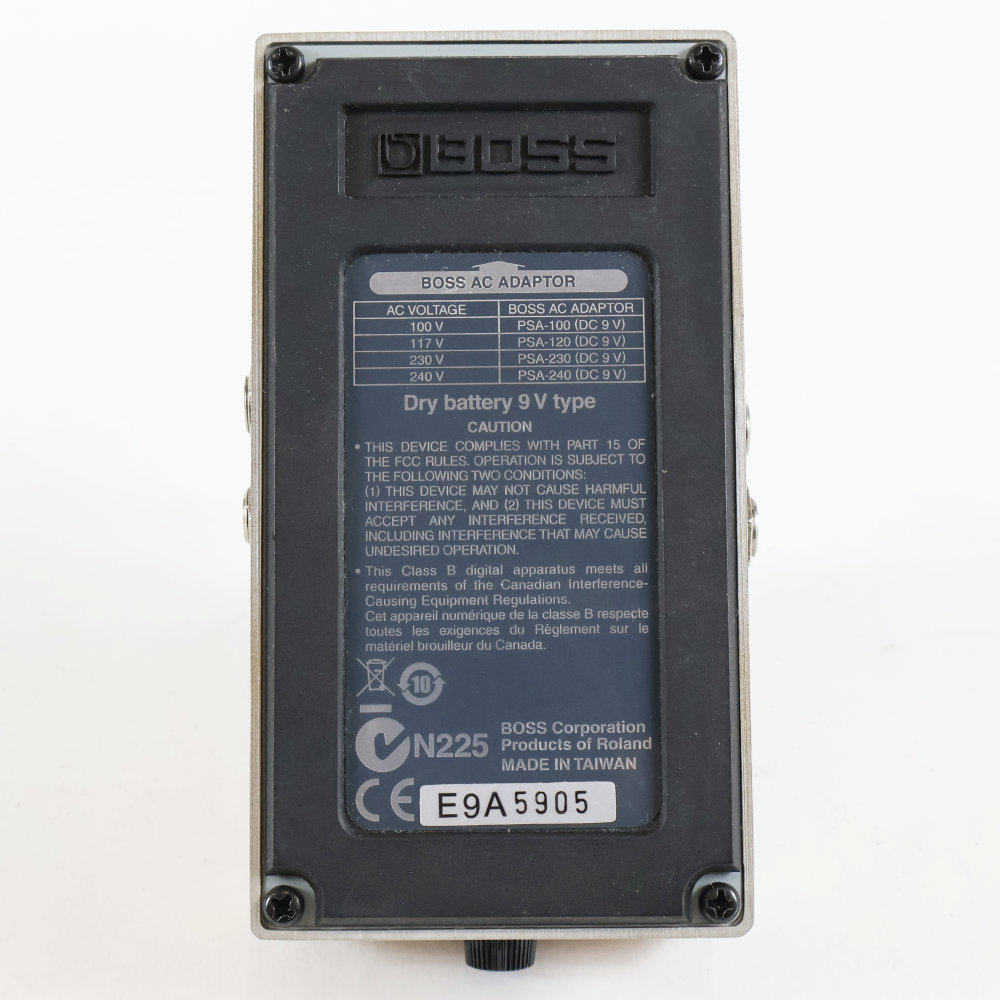 【中古】ダイナミックワウ エフェクター BOSS AW-3 Dynamic Wah ボス オートワウ ギターエフェクター ベースエフェクター 底面
