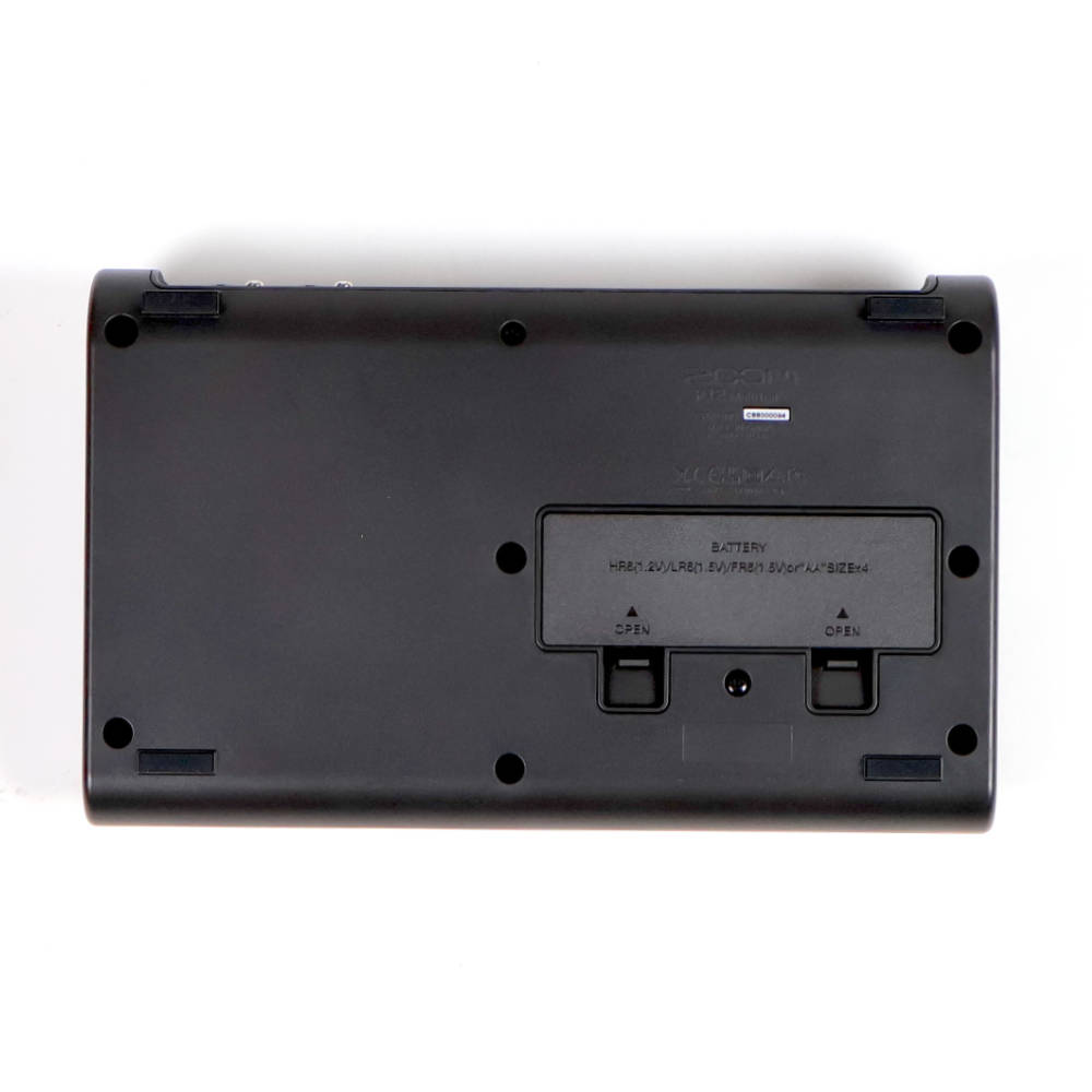 【中古】 ZOOM R12 マルチトラックレコーダー タッチ操作対応 8トラック仕様 背面