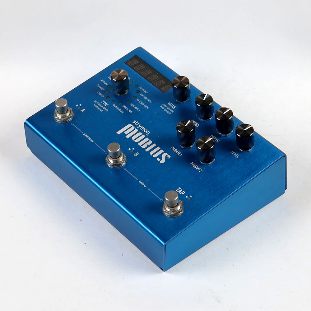 【中古】 strymon MOBIUS モジュレーション・マシーン 全体