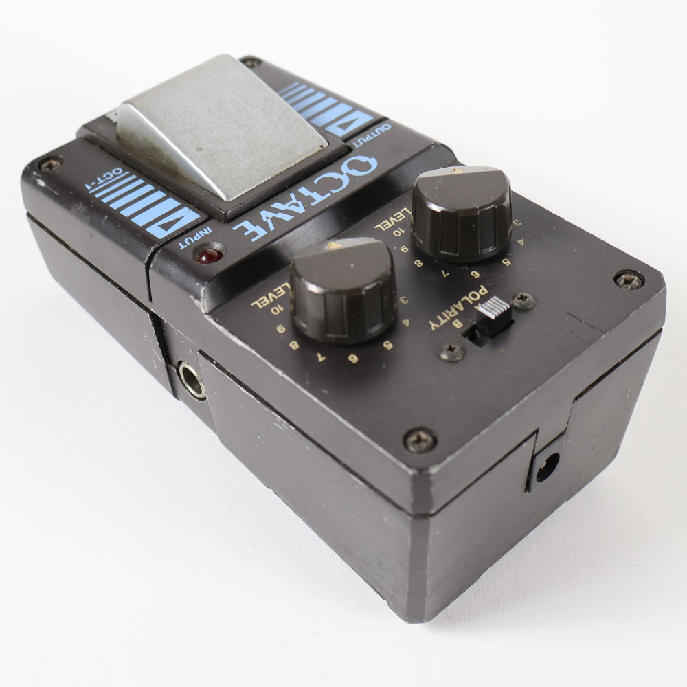 【中古】オクターバー エフェクター KORG OCT-1 OCTAVER ギターエフェクター 本体画像 斜め 2