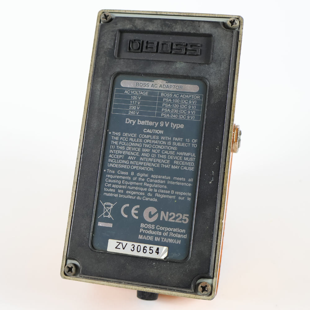 【中古】 オーバードライブ エフェクター BOSS DN-2 Dyna Drive ギターエフェクター 本体画像 裏 