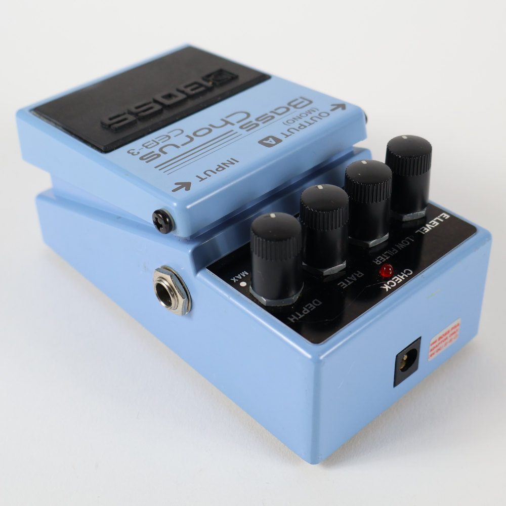 【中古】 ベースコーラス エフェクター BOSS CEB-3 Bass Chorus ベースエフェクター 本体画像 斜め 2