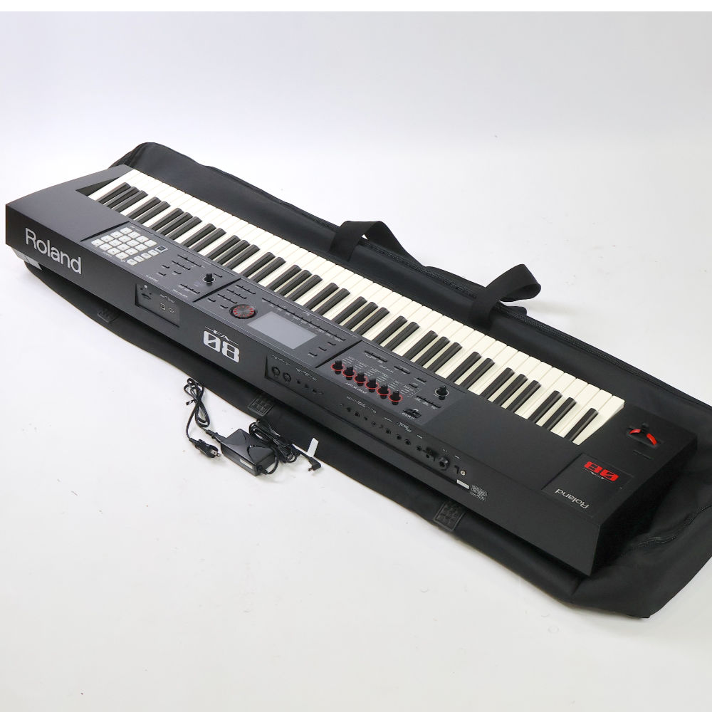 【中古】 ROLAND FA-08 Music Workstation シンセサイザー 88鍵 背面