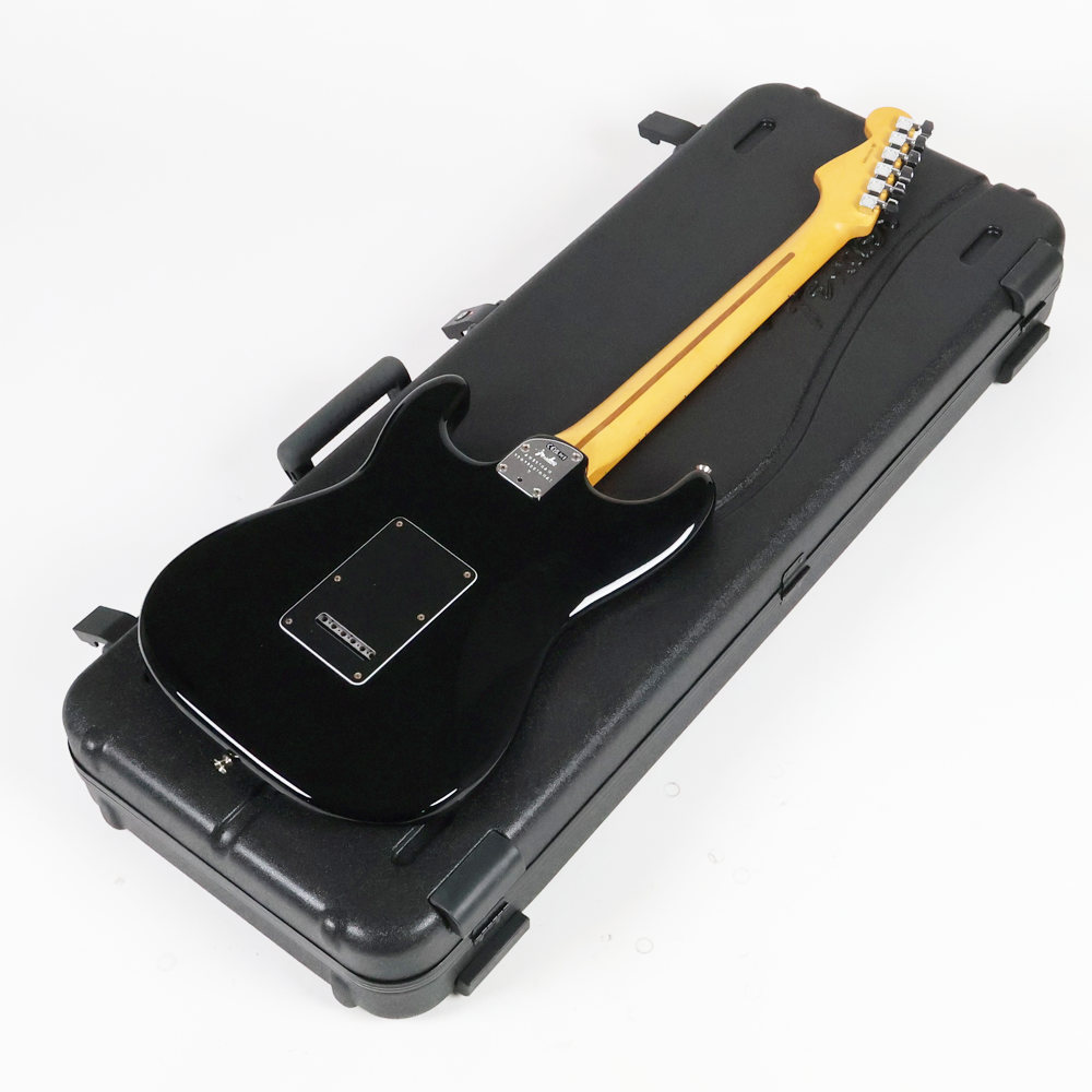 【中古】 エレキギター Fender American Professional II Stratocaster Maple Fingerboard Black Mod. 2024年製 ピックガード ボディバック