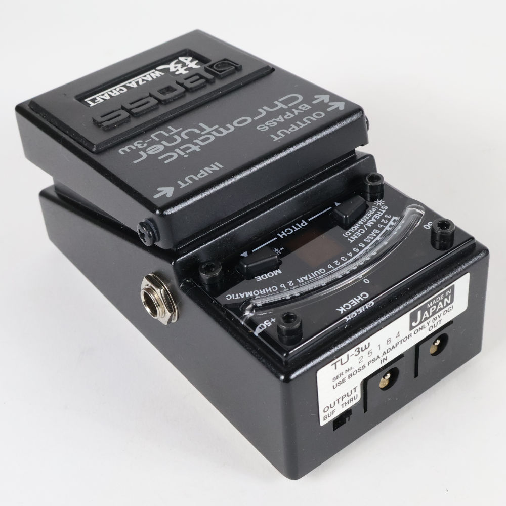 【中古】 BOSS TU-3W Chromatic Tuner WAZA CRAFTシリーズ ギターチューナー 本体画像 斜め 2