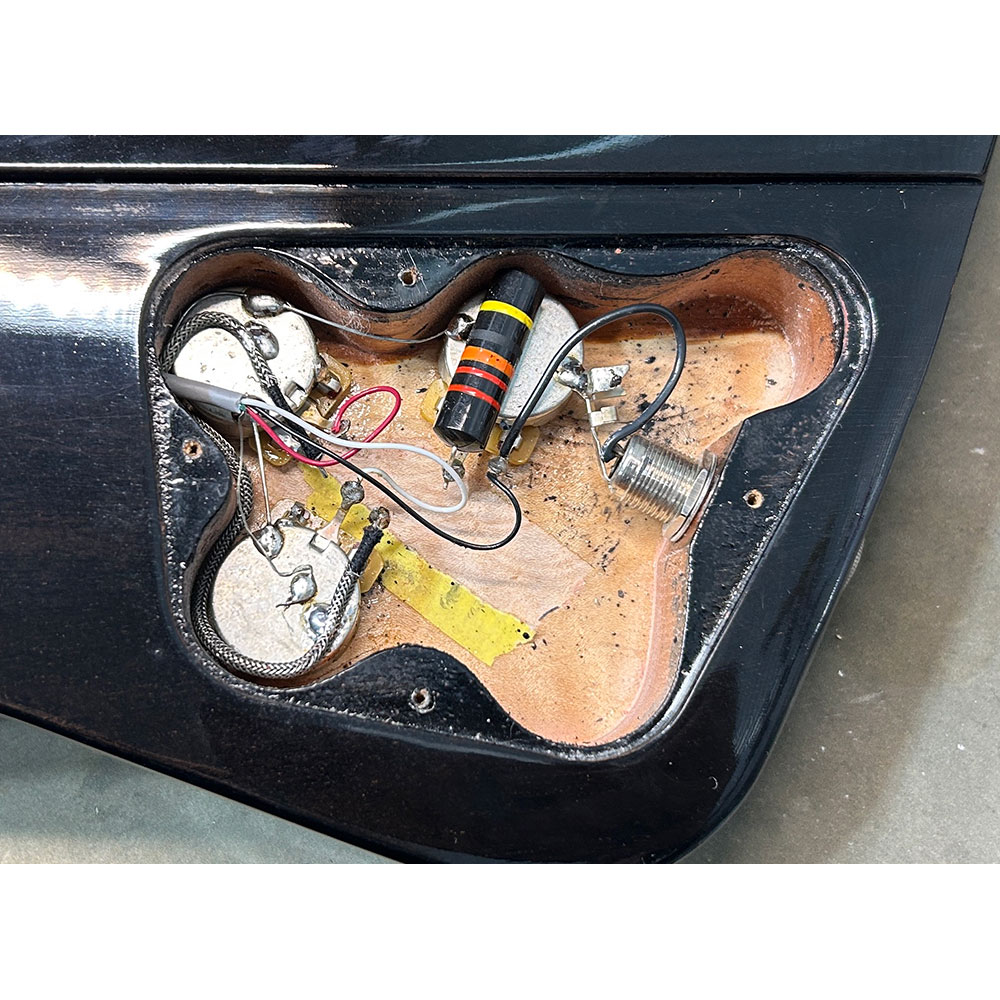 【中古】 エレキギター Gibson Custom Shop Tak Matsumoto Firebird Trans Black Burst Mod. 2015年製 リア Toneism Pickups VOHB搭載 ギブソン ファイアーバード 松本孝弘氏シグネイチャーモデル 配線