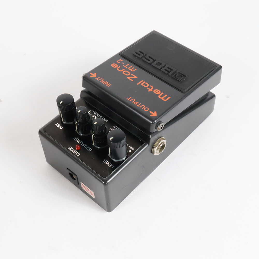 【中古】メタルゾーン エフェクター BOSS MT-2 Metal Zone ボス ギターエフェクター 側面