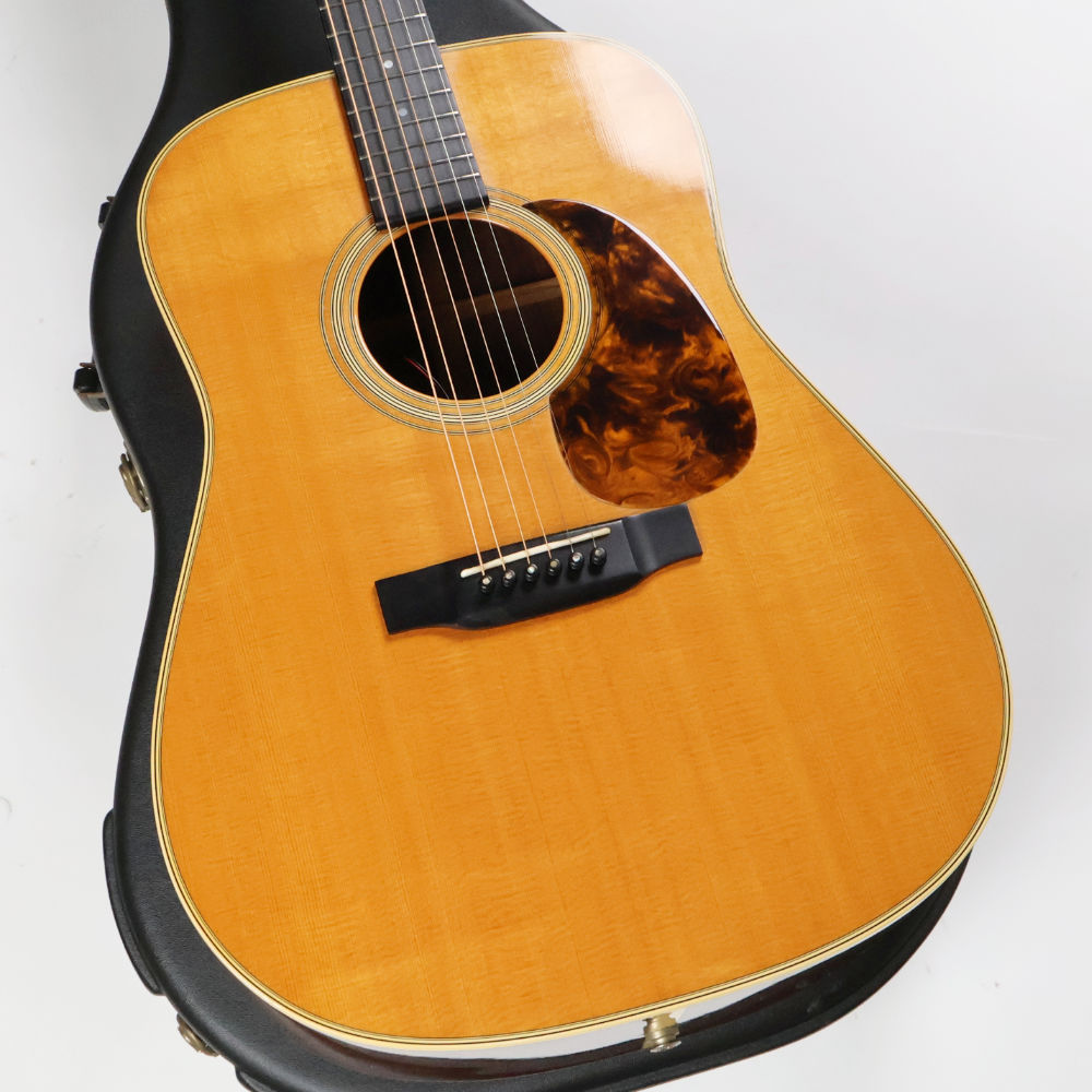 【中古】 アコースティックギター Martin D-28 Mod. 2004年製 L.R.Baggs Element Activeピックアップ搭載 ピックガード交換あり ボディ画像 
