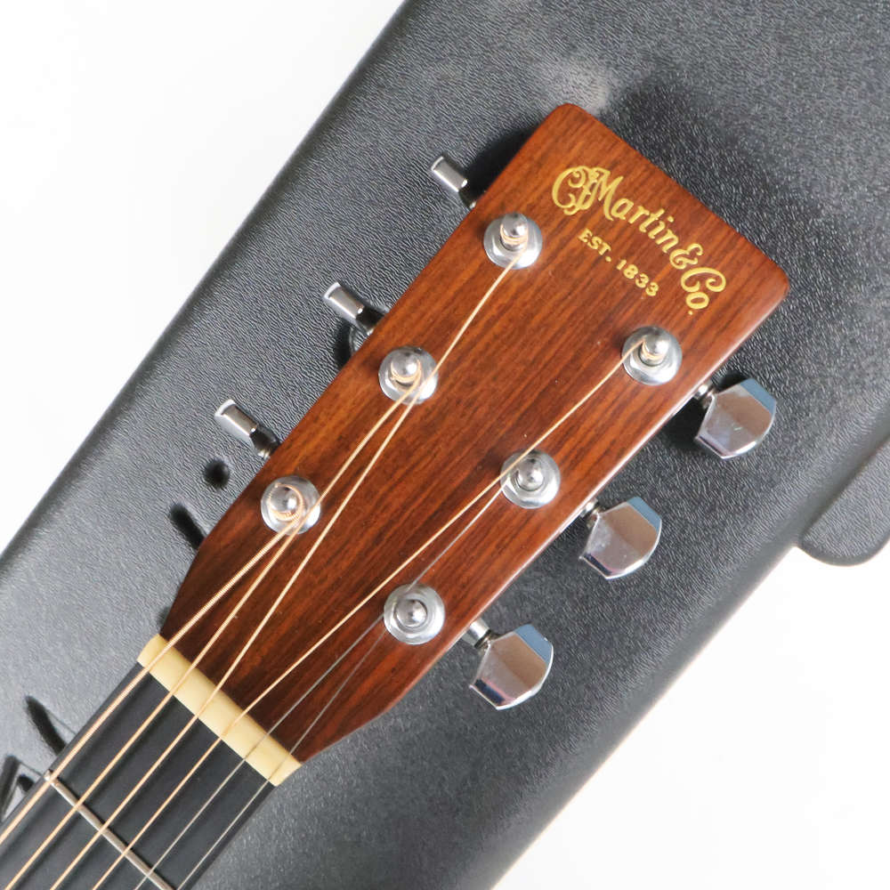 【中古】 アコースティックギター Martin D-28 Mod. 2004年製 L.R.Baggs Element Activeピックアップ搭載 ピックガード交換あり ヘッド画像