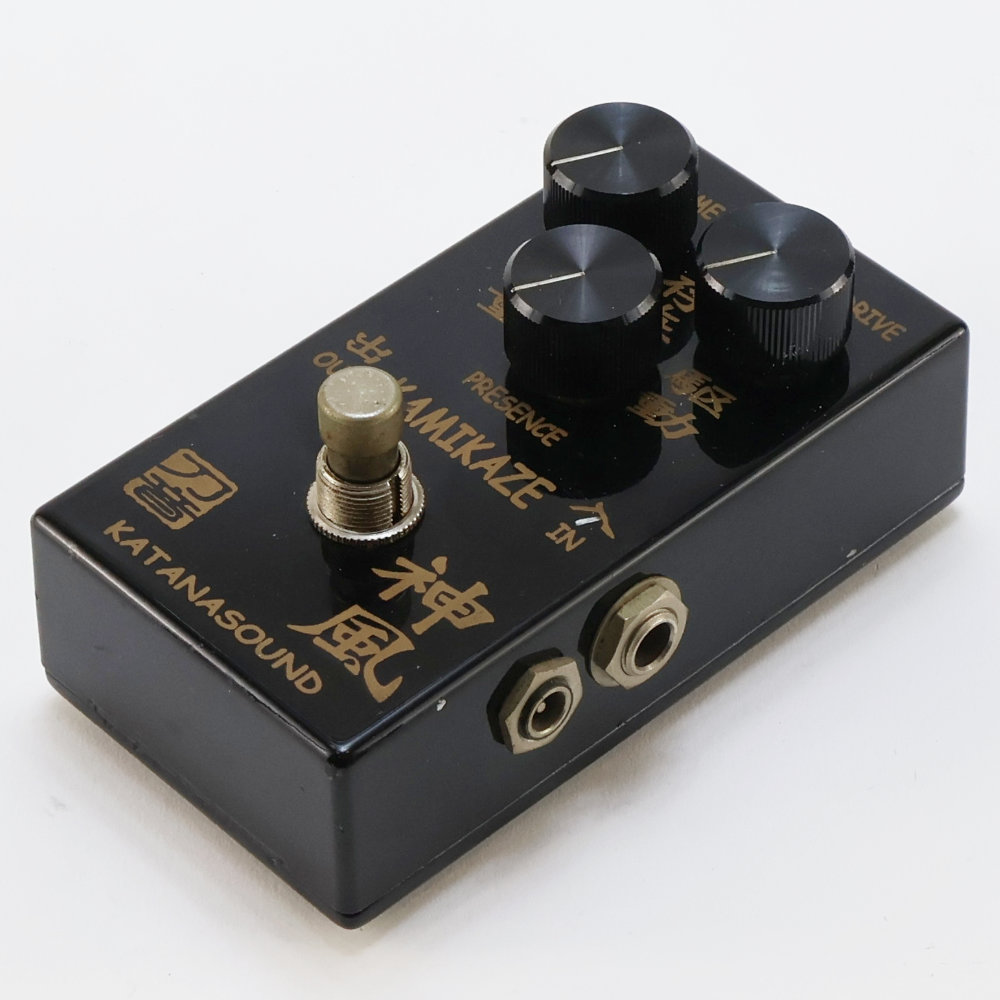 【中古】 オーバードライブ エフェクター KATANASOUND Kamikaze Supreme 神風 ギターエフェクター 本体画像 斜め