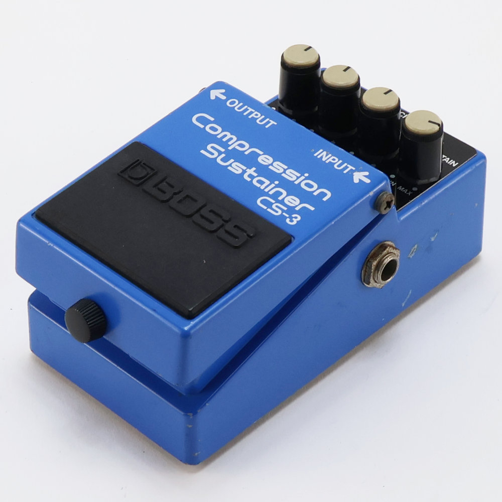 【中古】 コンプレッサー エフェクター BOSS CS-3 Compression Sustainer Made in Japan ギターエフェクター 本体画像 斜め 