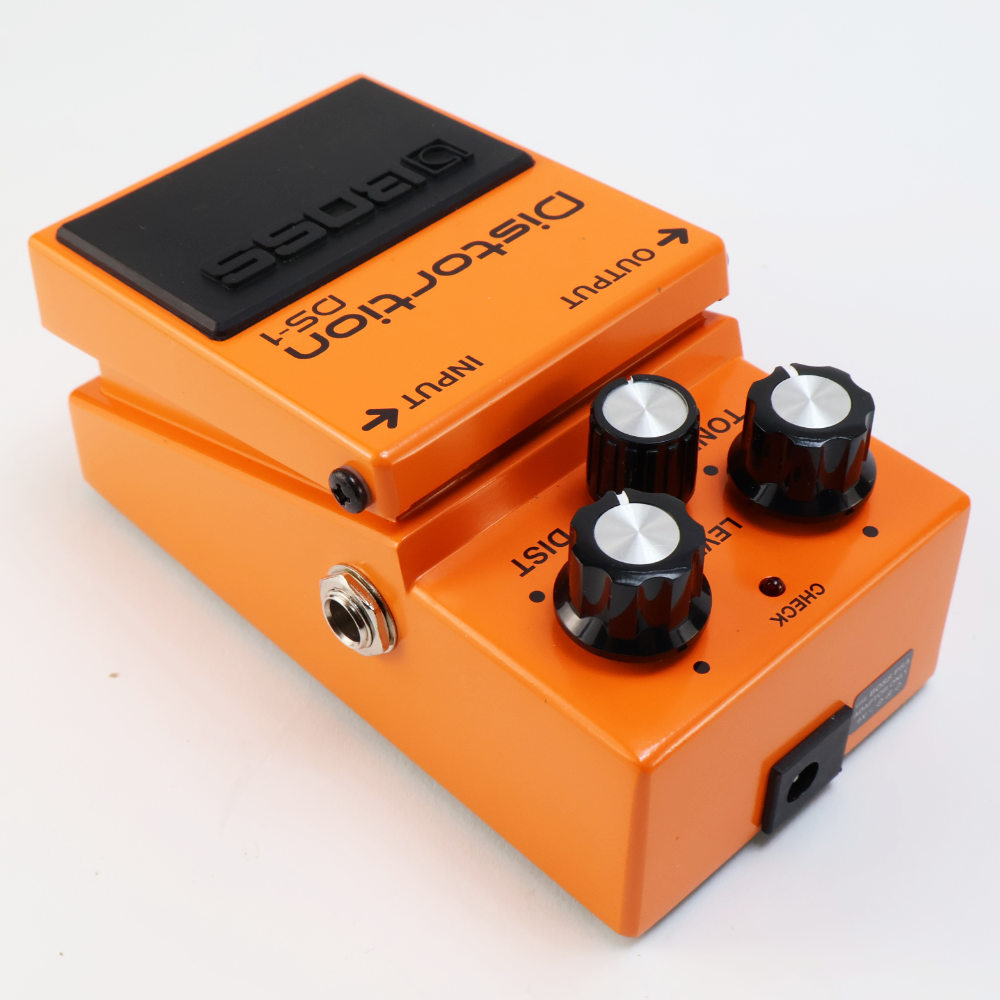 【中古】ディストーション エフェクター BOSS DS-1 Distortion ギターエフェクター 本体画像 斜め 2