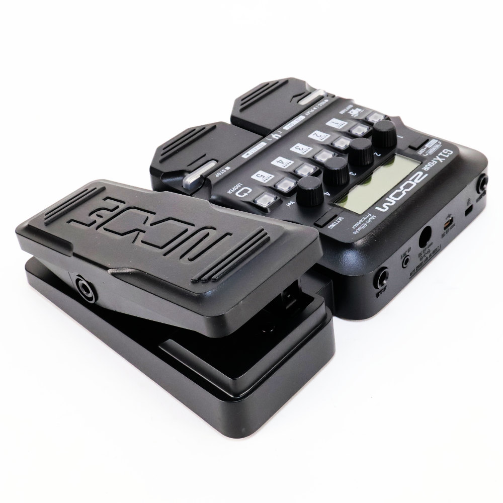 【中古】 ギターマルチエフェクター ZOOM G1X FOUR 本体画像 斜め 