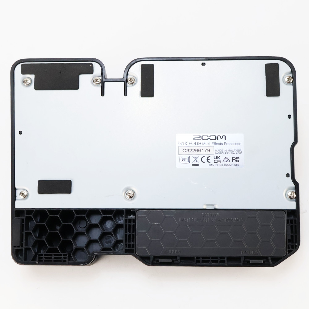 【中古】 ギターマルチエフェクター ZOOM G1X FOUR 本体画像 裏 