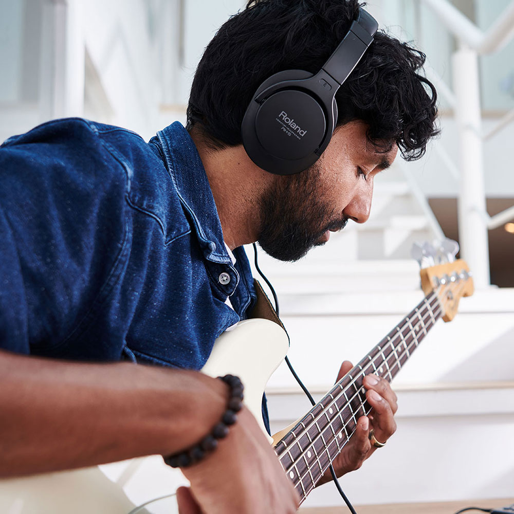 【訳あり】 ROLAND RH-5 アウトレット ヘッドホン ローランド 密閉型 40mmドライバー 使用イメージ