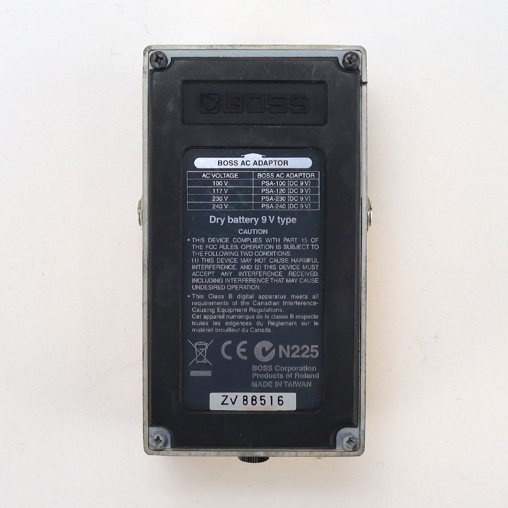 【中古】 オーバードライブ エフェクター BOSS DN-2 Dyna Drive ギターエフェクター 裏面