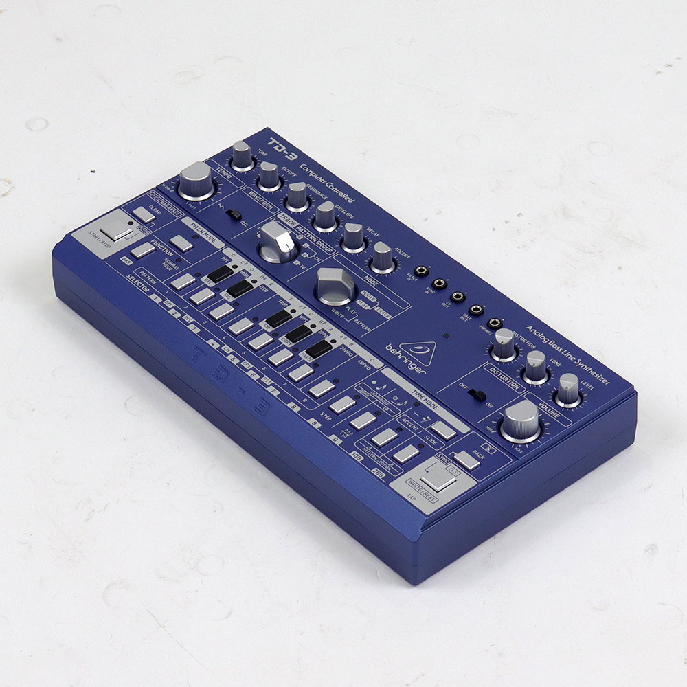 【中古】 BEHRINGER TD-3-BU アナログ ベースライン シンセサイザー 全体