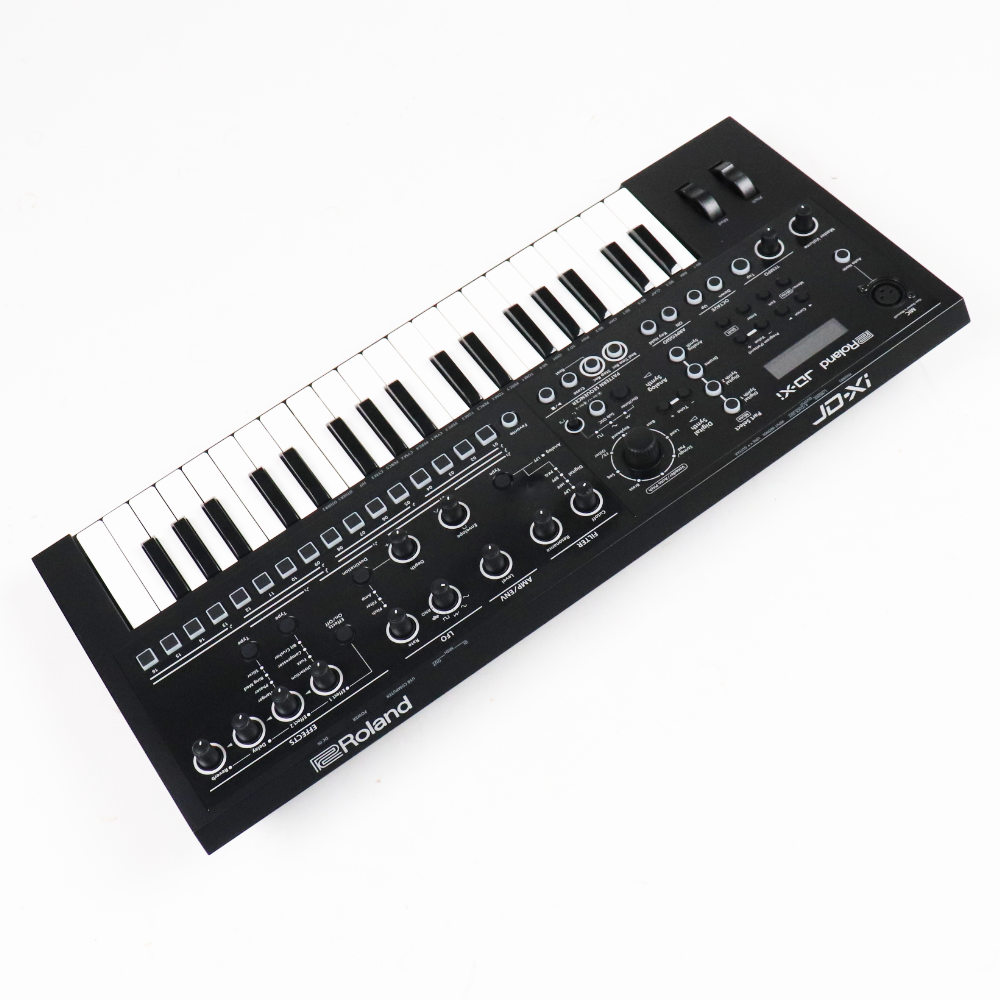 【中古】 シンセサイザー ROLAND ローランド JD-Xi Analog/Digital Crossover Synthesizer 本体画像 斜め 