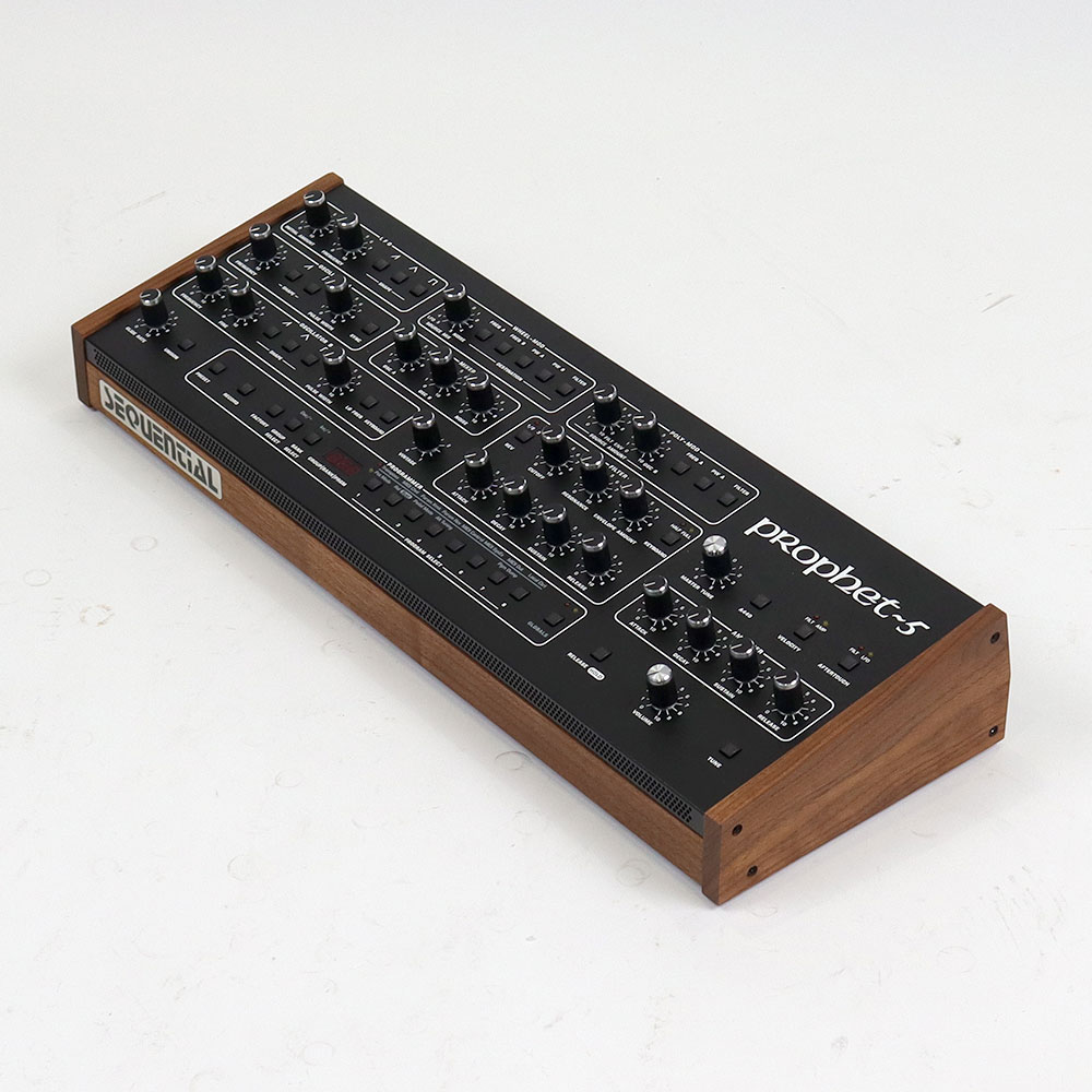 【中古】 シンセサイザーモジュール SEQUENTIAL Prophet-5 Module 全体