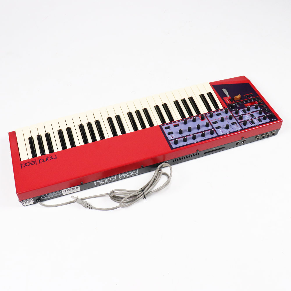 【中古】 シンセサイザー CLAVIA Nord Lead 本体画像 斜め 