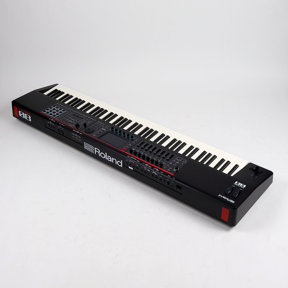 【中古】 ROLAND FANTOM-08 MUSIC WORKSTATION シンセサイザー キーボード 全体