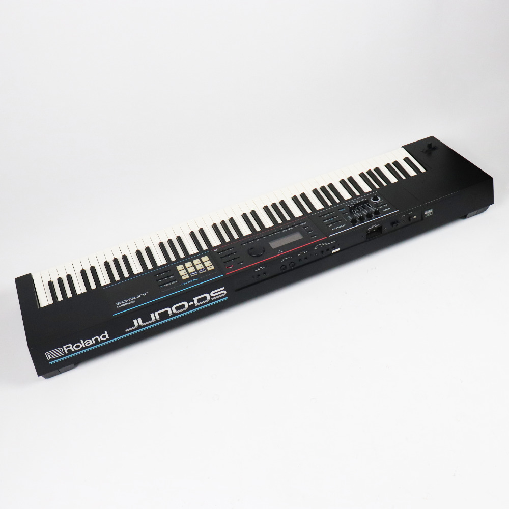 【中古】 ROLAND ローランド JUNO-DS88 シンセサイザー 本体画像 斜め 