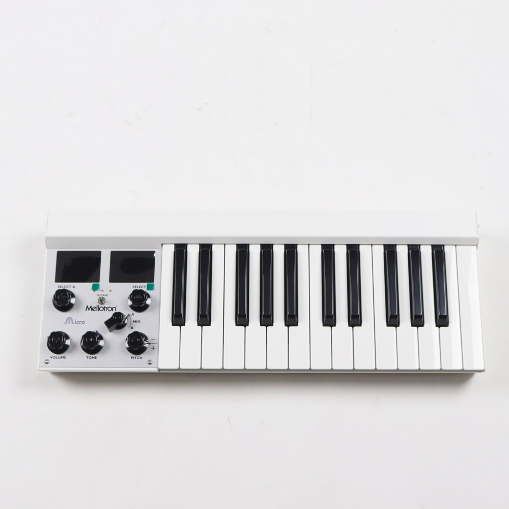 【中古】 シンセサイザー MELLOTRON Mellotron Micro 表面