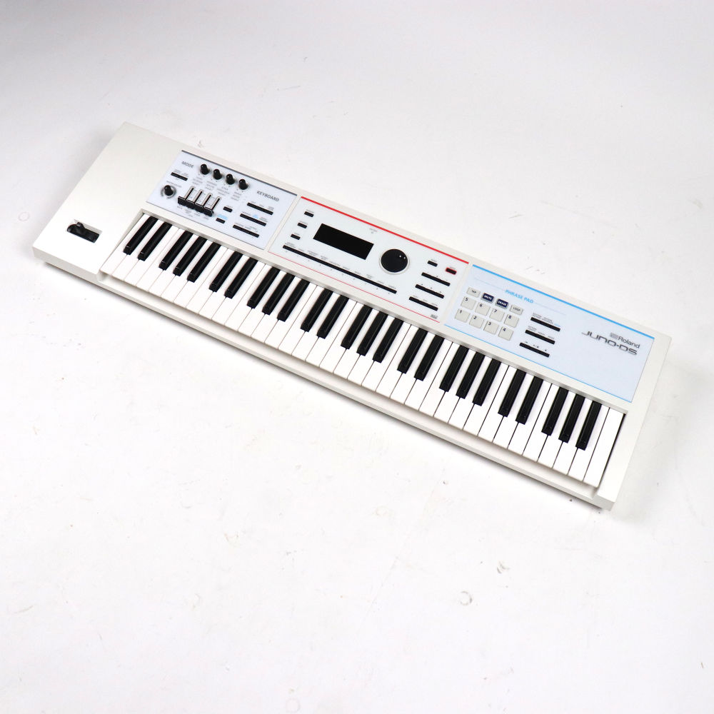 【中古】 シンセサイザー ROLAND JUNO-DS61 W 斜めアングル画像