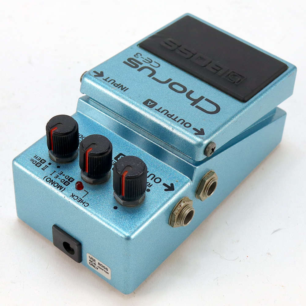【中古】 コーラス エフェクター BOSS CE-3 Chorus Made in JAPAN ギターエフェクター リア斜めアングル画像