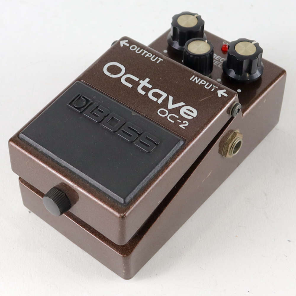 【中古】オクターブ エフェクター BOSS OC-2 Octave ギターエフェクター オクターバー 斜めアングル画像