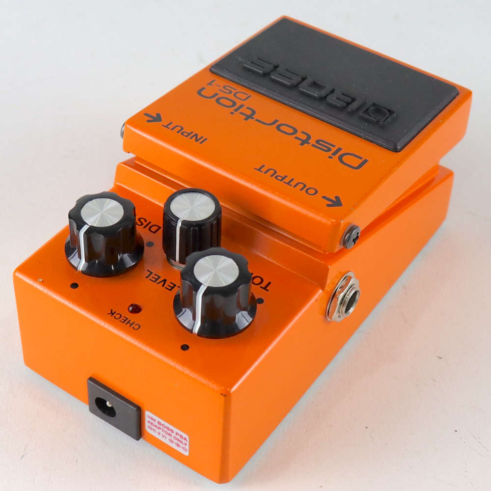 【中古】ディストーション エフェクター BOSS DS-1 Distortion ギターエフェクター リア斜めアングル画像