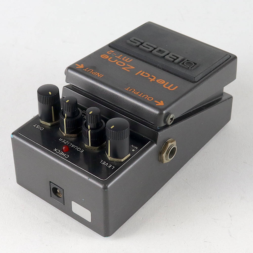 【中古】メタルゾーン エフェクター BOSS MT-2 Metal Zone ボス ギターエフェクター 左サイド