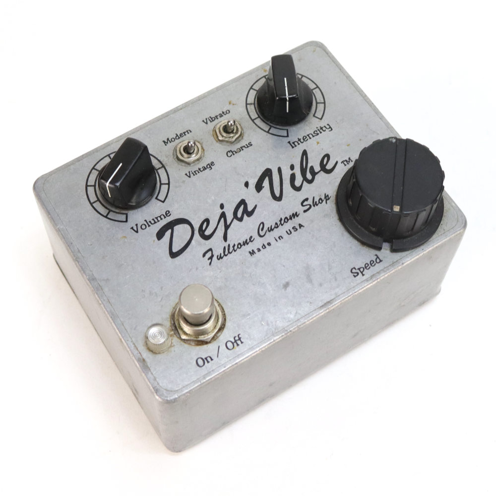 【中古】 Fulltone フルトーン Custom Shop Mini Deja Vibe 2003年製 コーラス ビブラート ギターエフェクター 斜めアングル画像