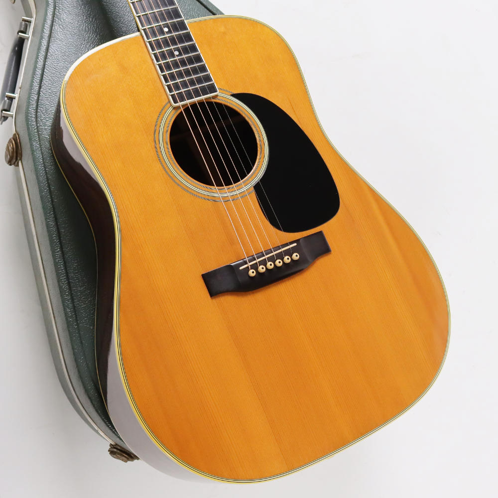 【中古】 アコースティックギター Martin D-35 1977年製 ブルーケース付き トップ割れ修正あり マーチン D35 ボディ画像
